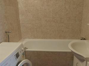 Pronájem bytu 3+1, Praha, Kunešova, 80 m2