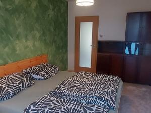 Pronájem bytu 3+1, Praha, Kunešova, 80 m2