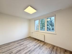 Pronájem bytu 3+1, Liberec - Liberec XIII-Nové Pavlovice, Bezová, 67 m2