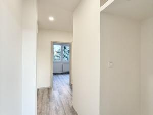 Pronájem bytu 3+1, Liberec - Liberec XIII-Nové Pavlovice, Bezová, 67 m2