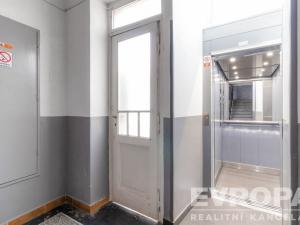 Pronájem bytu 2+1, Praha - Košíře, Pod Kavalírkou, 41 m2