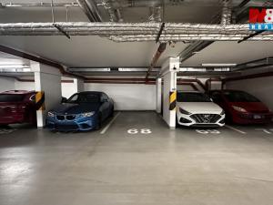 Prodej garážového stání, Praha - Strašnice, Názovská, 18 m2