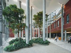 Pronájem obchodního prostoru, Praha - Karlín, Karolinská, 75 m2