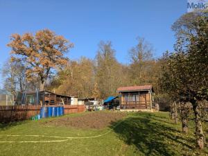 Prodej chaty, Chlumec, U zámeckého rybníka, 16 m2