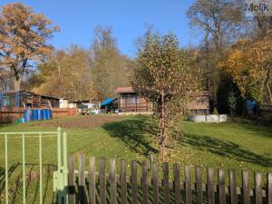 Prodej chaty, Chlumec, U zámeckého rybníka, 16 m2