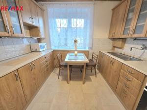 Prodej bytu 3+1, Krnov - Pod Bezručovým vrchem, Nádražní, 58 m2