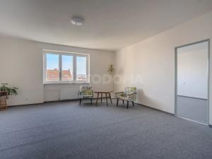 Prodej bytu 3+1, Plzeň, Kolmá, 97 m2