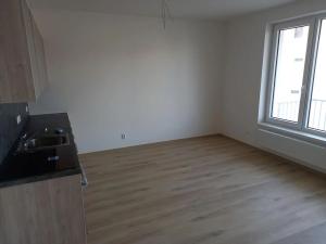 Pronájem bytu 1+kk, Praha - Černý Most, Dobrovolného, 32 m2