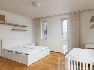 Pronájem bytu 1+kk, Praha - Jinonice, Pod stolovou horou, 42 m2