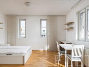 Pronájem bytu 1+kk, Praha - Jinonice, Pod stolovou horou, 42 m2