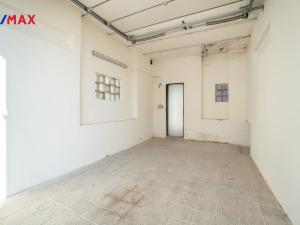 Pronájem garáže, Praha - Hloubětín, V Novém Hloubětíně, 16 m2