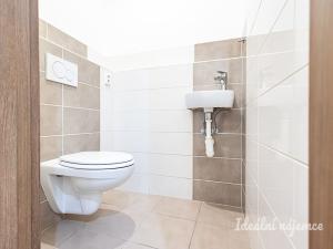 Pronájem bytu 4+1, Praha - Libeň, Podvinný mlýn, 87 m2