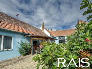 Prodej komerční nemovitosti, Hajany, 693 m2