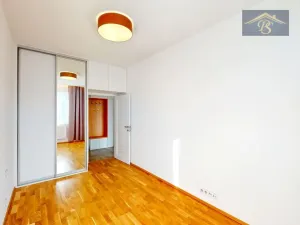 Pronájem bytu 2+kk, Praha - Strašnice, Černokostelecká, 41 m2