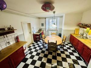 Prodej vícegeneračního domu, Třebušín, 750 m2