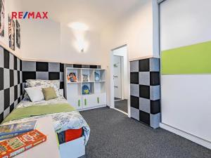 Prodej rodinného domu, České Velenice, Komenského, 247 m2