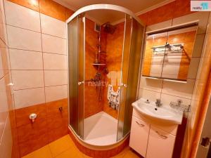 Pronájem bytu 3+1, Děčín - Děčín IX-Bynov, Nálepkova, 79 m2