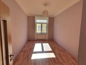 Pronájem bytu 3+1, Karlovy Vary, Raisova, 100 m2