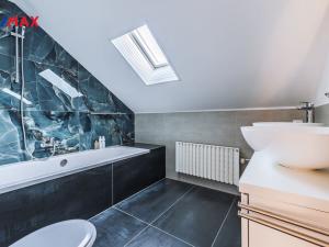 Pronájem bytu 3+kk, Praha - Satalice, Vinořská, 110 m2