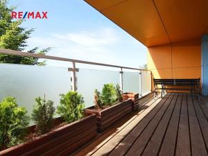 Pronájem bytu 2+kk, Praha - Vysočany, Ocelářská, 50 m2