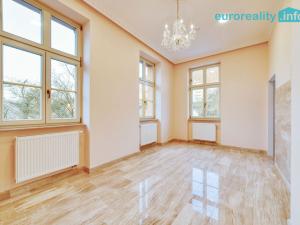 Pronájem obchodního prostoru, Karlovy Vary, Zámecký vrch, 20 m2