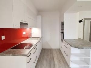 Pronájem bytu 3+kk, Praha, Mlékárenská, 81 m2