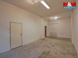 Pronájem obchodního prostoru, Valašské Meziříčí, Náměstí, 32 m2