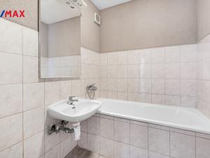 Prodej bytu 3+1, Liberec - Liberec VI-Rochlice, Sametová, 70 m2