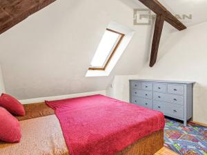 Prodej rodinného domu, Hora Svatého Šebestiána, 210 m2