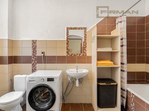 Prodej rodinného domu, Hora Svatého Šebestiána, 210 m2