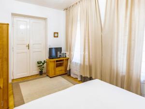 Pronájem bytu 2+kk, Praha - Nové Město, Mikulandská, 65 m2