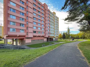 Prodej bytu 2+1, Chomutov, Bezručova, 67 m2