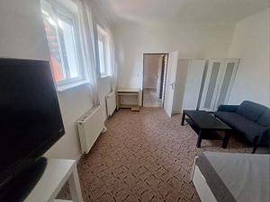 Pronájem bytu 1+1, Praha - Břevnov, Na zástřelu, 34 m2