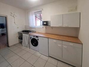 Pronájem bytu 1+1, Praha - Břevnov, Na zástřelu, 34 m2