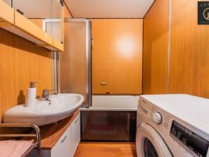 Prodej bytu 4+1, Teplice, Na konečné, 77 m2