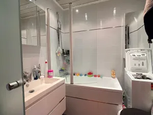 Prodej bytu 3+1, Karlovy Vary, Maďarská, 61 m2