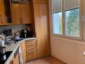 Prodej bytu 3+1, Karlovy Vary, Maďarská, 61 m2