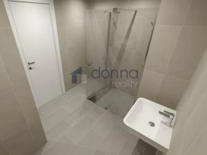 Pronájem bytu 2+kk, Praha, Ramonova, 58 m2