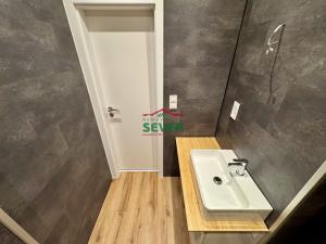 Prodej bytu 1+1, Ústí nad Labem - Severní Terasa, Šrámkova, 34 m2