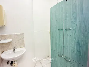 Pronájem obchodního prostoru, Zlín, náměstí Práce, 22 m2