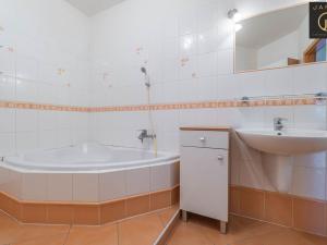 Pronájem bytu 2+kk, Praha - Modřany, Semická, 53 m2