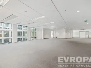 Pronájem kanceláře, Praha - Holešovice, Plynární, 670 m2