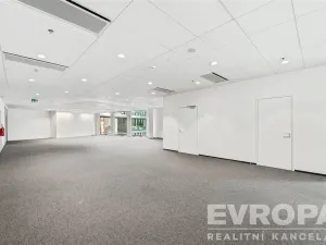 Pronájem kanceláře, Praha - Holešovice, Plynární, 670 m2