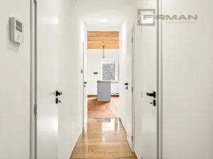 Prodej atypického bytu, Praha - Zbraslav, Elišky Přemyslovny, 110 m2