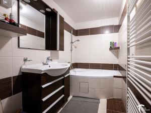 Prodej bytu 2+1, Pardubice - Zelené Předměstí, Pichlova, 52 m2