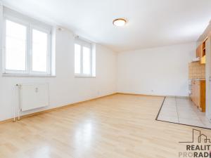 Pronájem bytu 1+kk, Protivín, Masarykovo nám., 23 m2