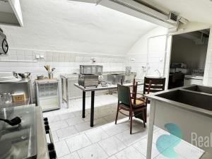 Pronájem restaurace, Prachatice, Velké náměstí, 200 m2