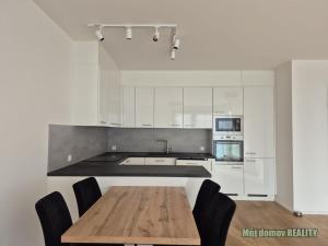 Pronájem bytu 2+kk, Praha - Strašnice, Ramonova, 58 m2