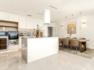 Prodej bytu 4+1, Praha - Stodůlky, Petržílkova, 228 m2