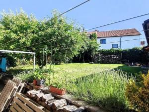 Prodej podílu rodinného domu, Praha, Hornoměcholupská, 240 m2